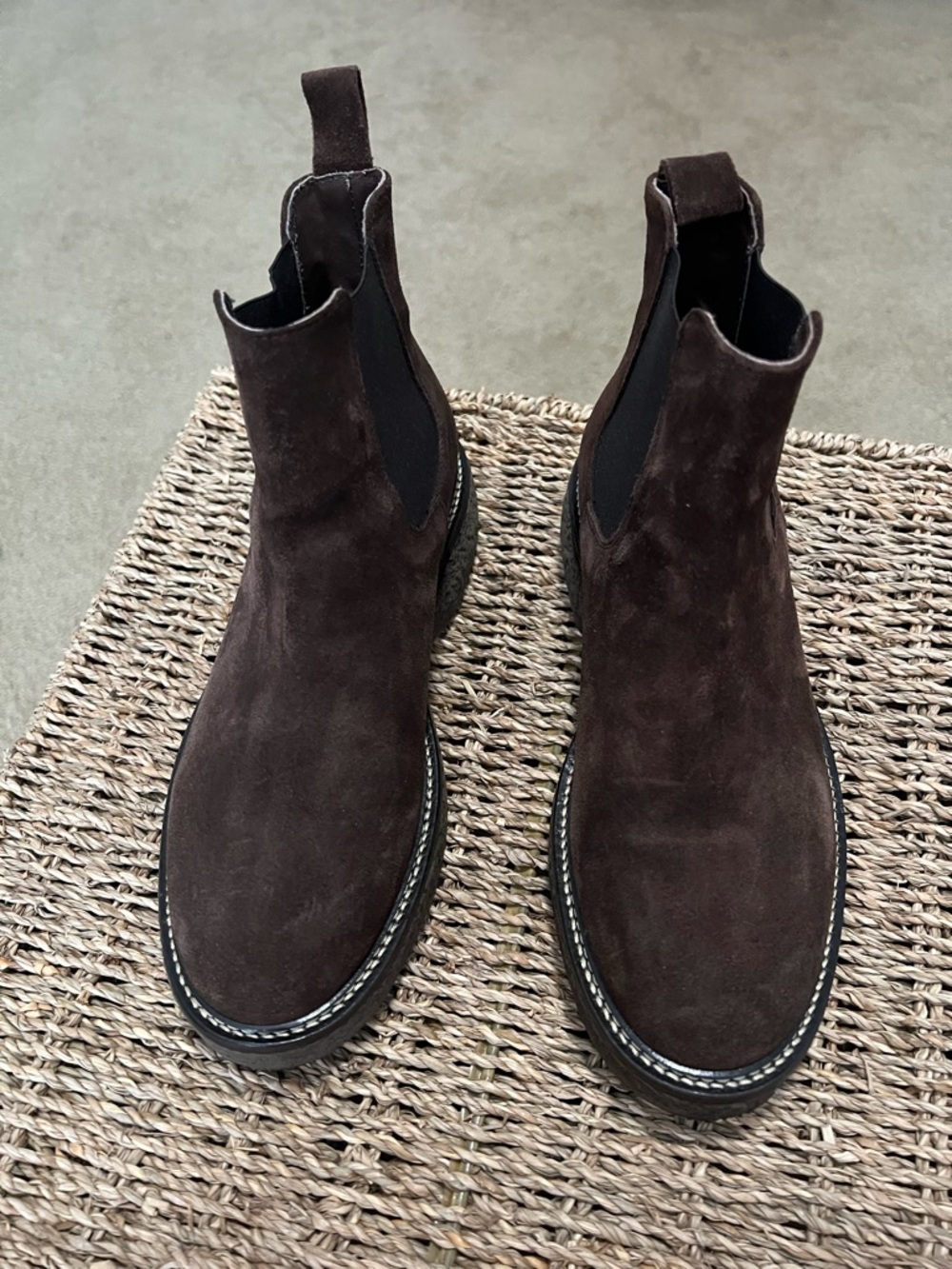 Boemos women Brown Suede ankle Chelsea Boots sz 8